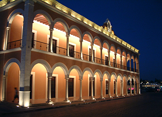 le Z&oacute;calo de Campeche