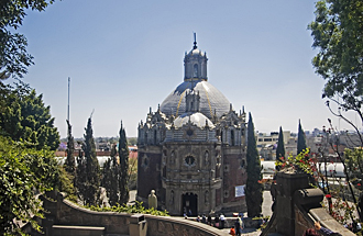 el pocito pr&egrave;s de la basilique de la Guadalupe &agrave; Mexico