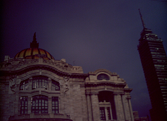 palais des beaux arts et tour de l'Am&eacute;rique latine