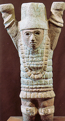 les "Atlantitos" (petits Atlantes) sont des sculptures en pierre polychromes, repr&eacute;sentant des guerriers, les bras lev&eacute;s