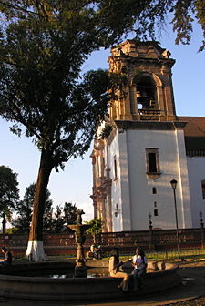 Basilique de Nuestra Se&ntilde;ora de la Salud &agrave; P&aacute;tzcuaro (&eacute;tat du Michoac&aacute;n, Mexique)