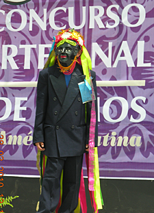 Concours de costumes traditionnels &agrave; Uruap&aacute;n le dimanche des R&acirc;meaux